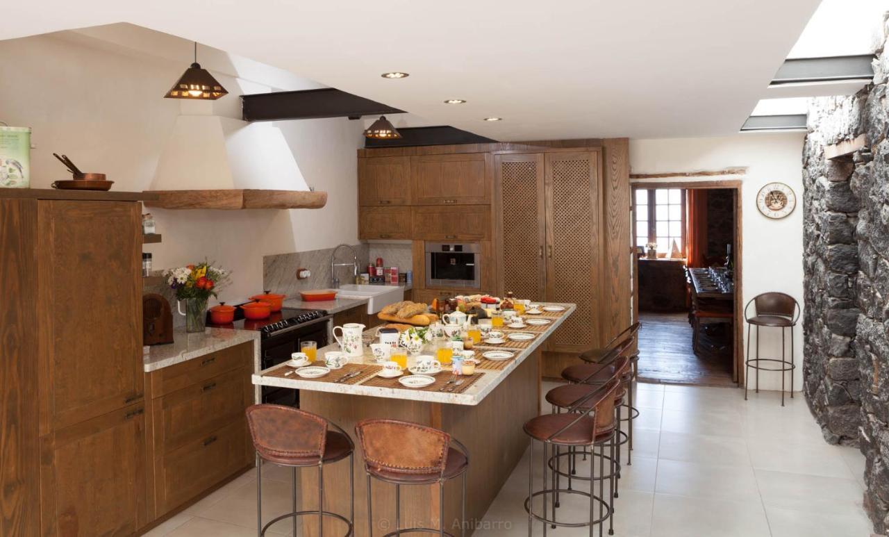 Historic Canarian House, Private Heated Infinity Pool, Bbq, Wifi + Panoramic Ocean Views Arona  Exterior photo